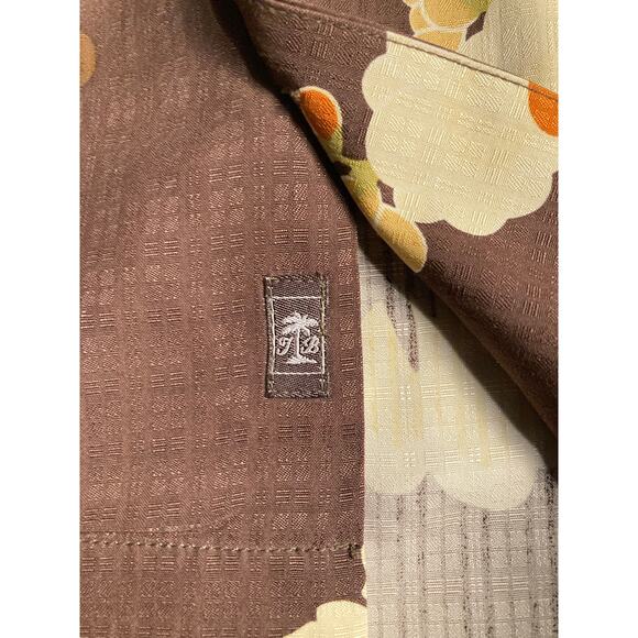 Tommy Bahama Mens 100% Silk Hawaiian Style Shirt Size L Dark Brown Floral - Picture 13 of 13
